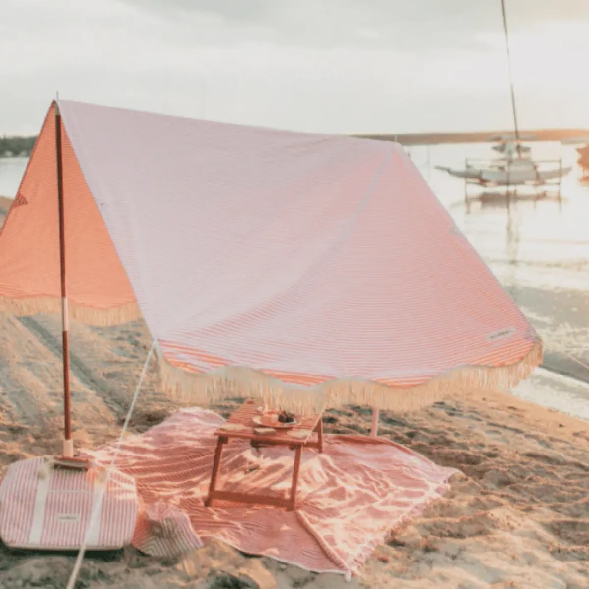 minnow Business & Pleasure Premium Beach Tent, Pink Stripe Hot